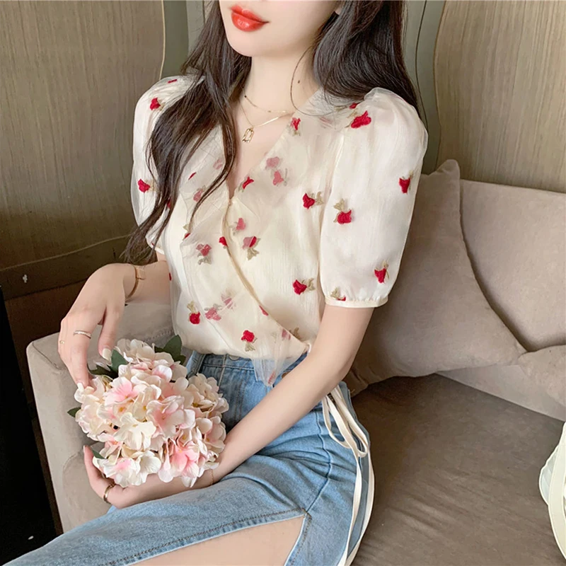 Korean Women Chiffon Shirt Elegant Print Puff Short Sleeve Female Blouse Summer Fashion New All Match Chic V Neck Ladies Tops