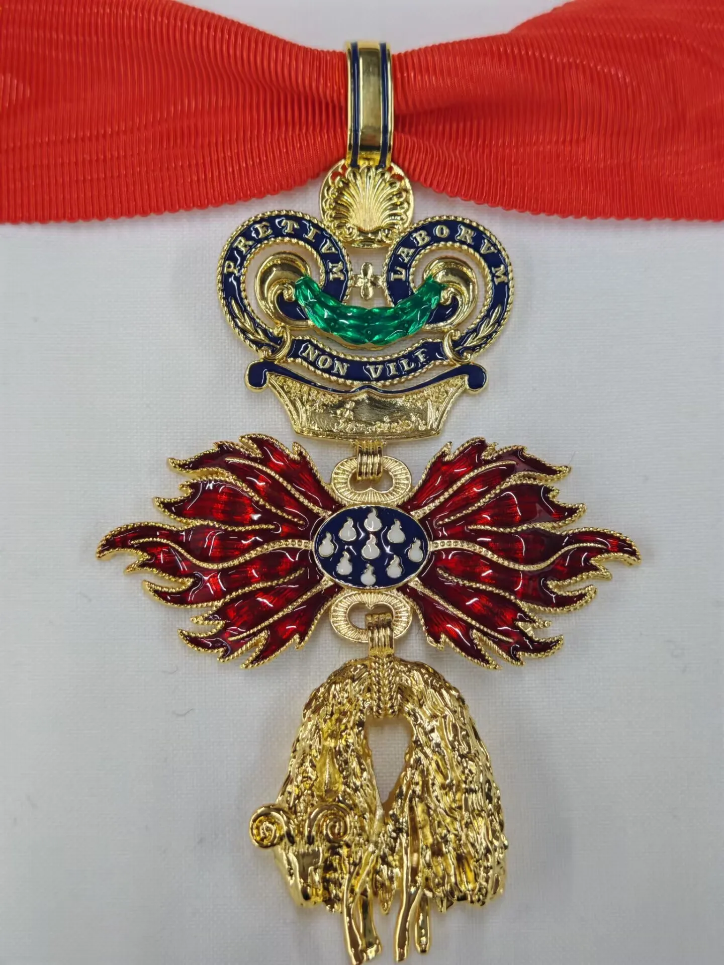 

EMD Austrian Order of the Golden Fleece(1.2.3）