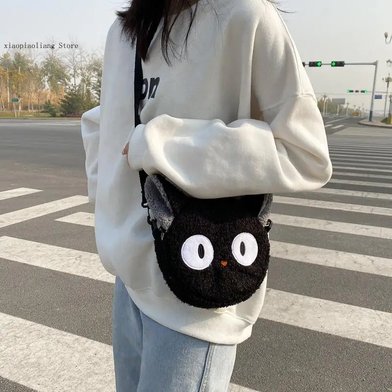 Casual and Versatile Cute Doll Shoulder Bag Fashionable Commuting and Western-Style Crossbody Small Round Bag