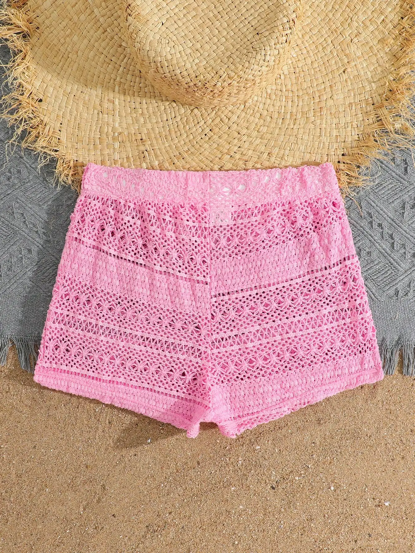 

Розовые кружевные пляжные шорты с бантом на талии