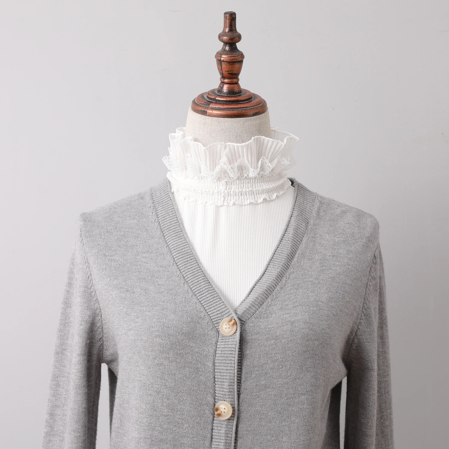 

Цельный женский вязаный модный кружевной искусственный воротник-стойка в придворном стиле, который сохраняет тепло шеи и является универсальным де