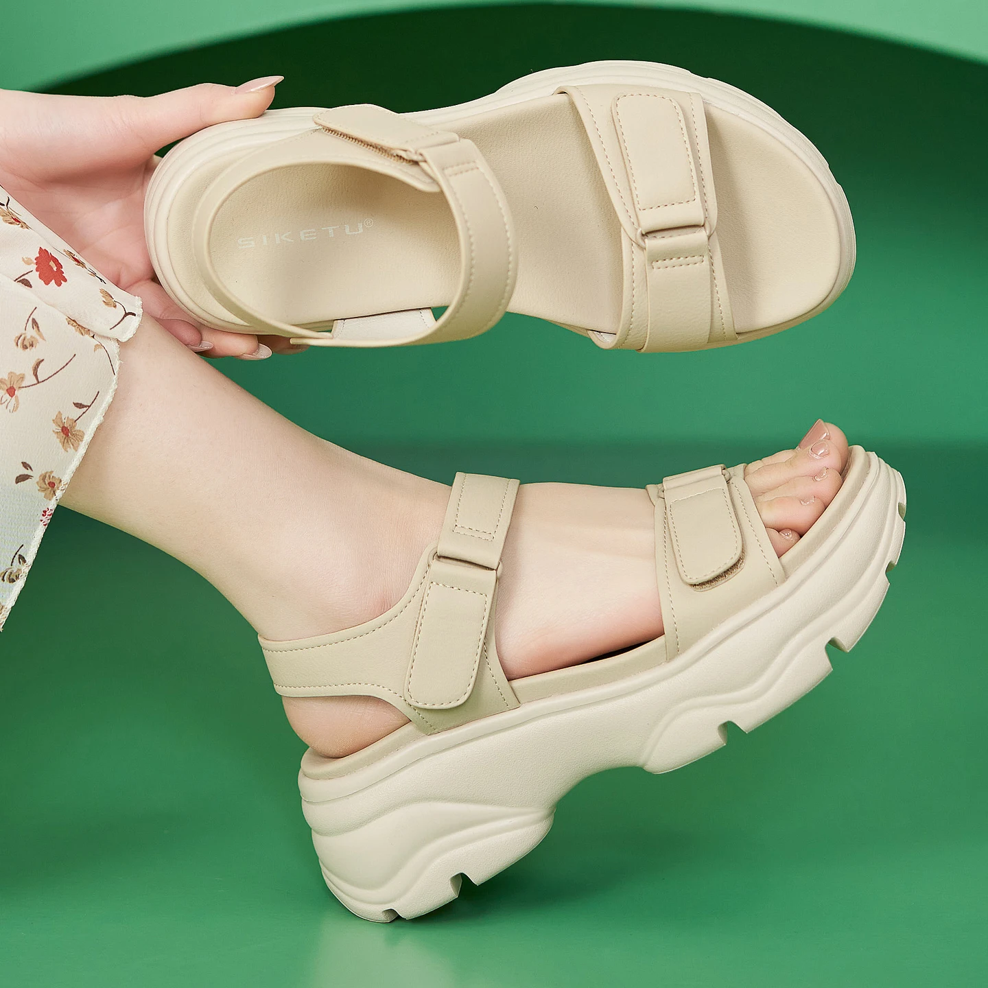 Brand Designer Thick soled sandals women's summer model super lightweight increased height sloping heel soft sole cool slippers
