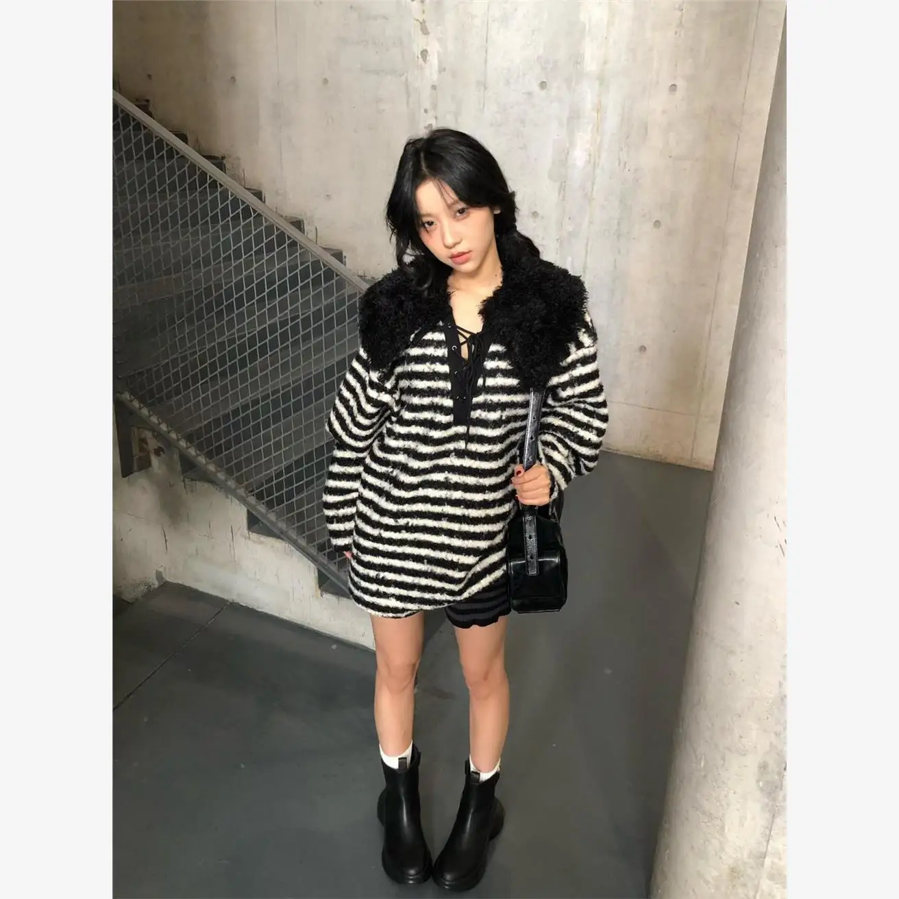 

Американский ретро Abi культурный полосатый завязанный шерстяной трикотаж женский осенне-зимний свитер Y2K Lazy Sle Pure Desire