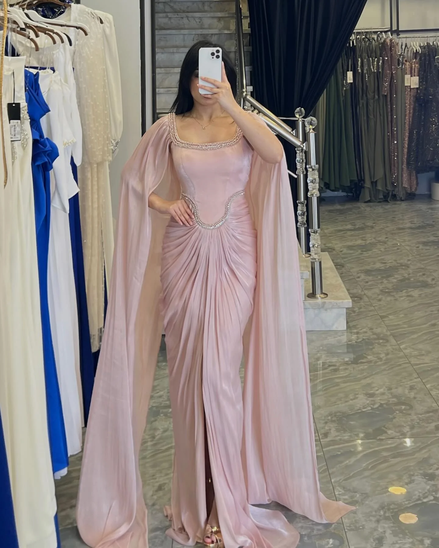 

Elegant Pink Evening Gowns O Neck Beading Mermaid Wedding Party Robes Chiffon Pearls Sleeveless Brithday Prom Gowns Customized