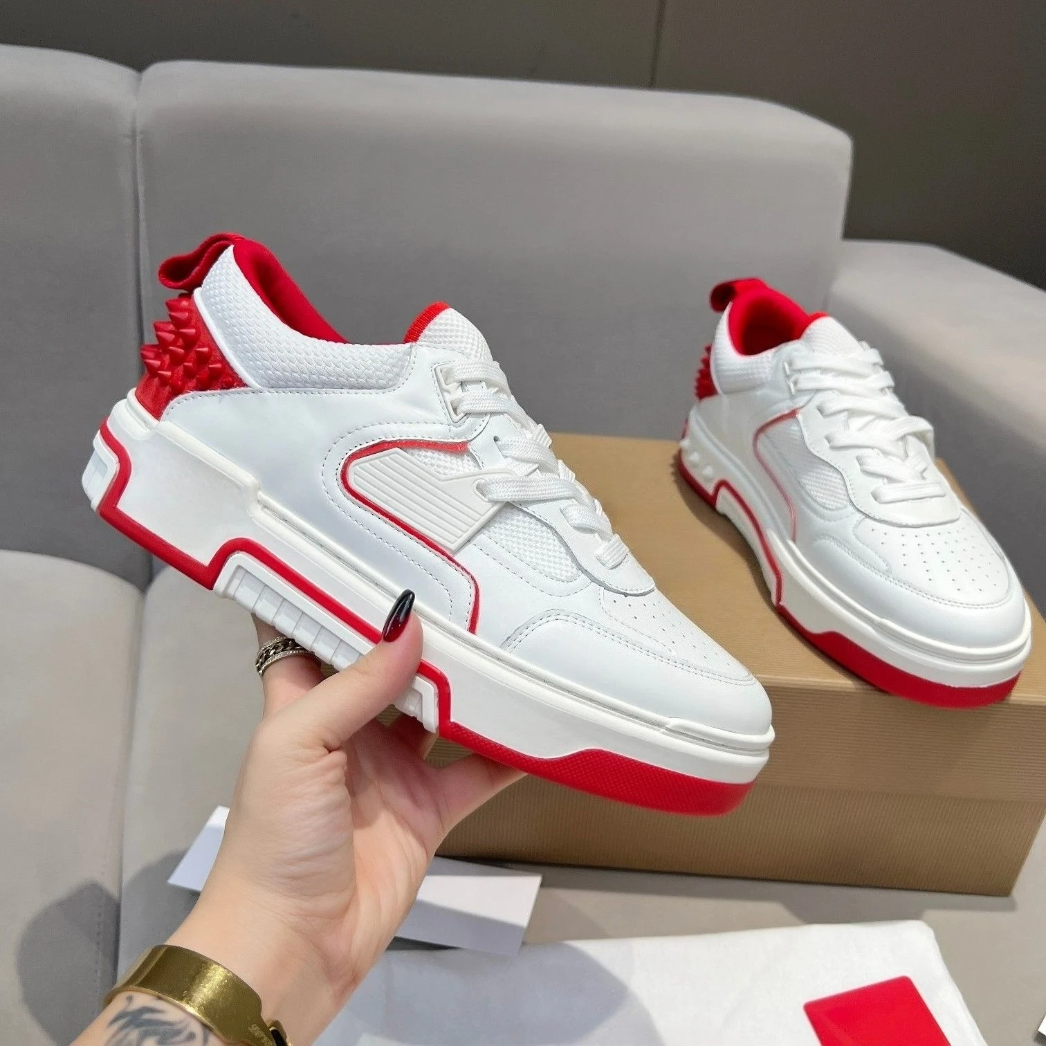 

Real leather couple shoes, casual board shoes, thick soled single shoes, sports shoes with inlaid red soles, fashionable