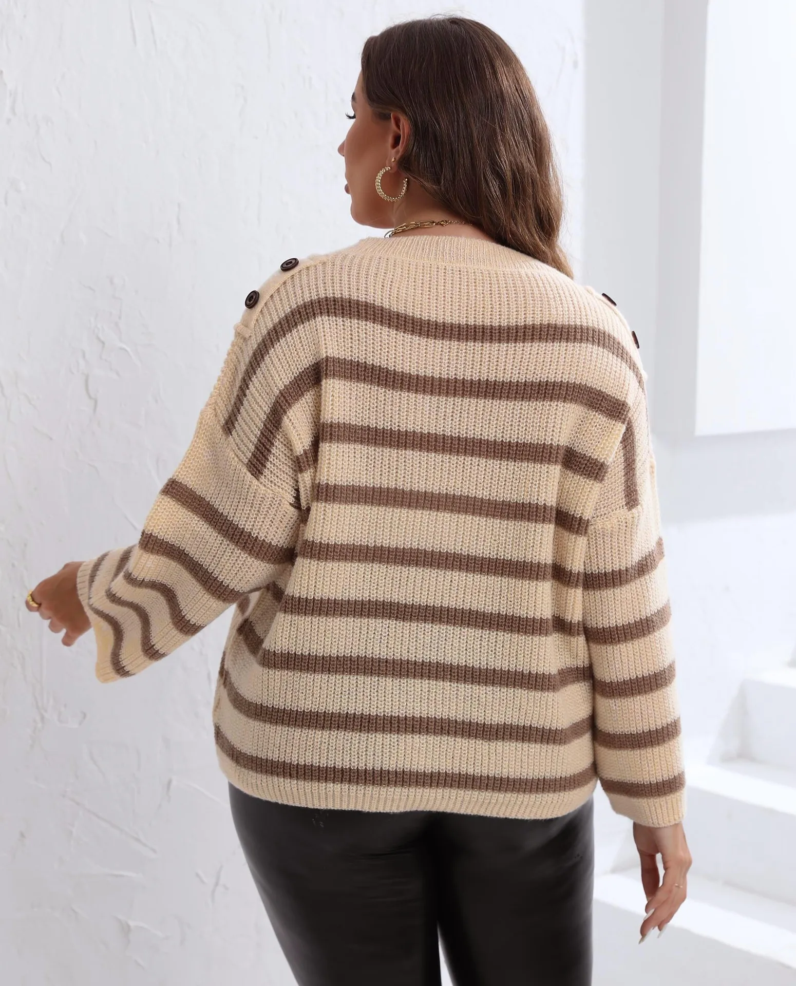 2025 sweter w paski Plus Size damski guzik O-Neck duży sweter damski zimowy luźny sweter Oversize duże koszulki krągła dzianina