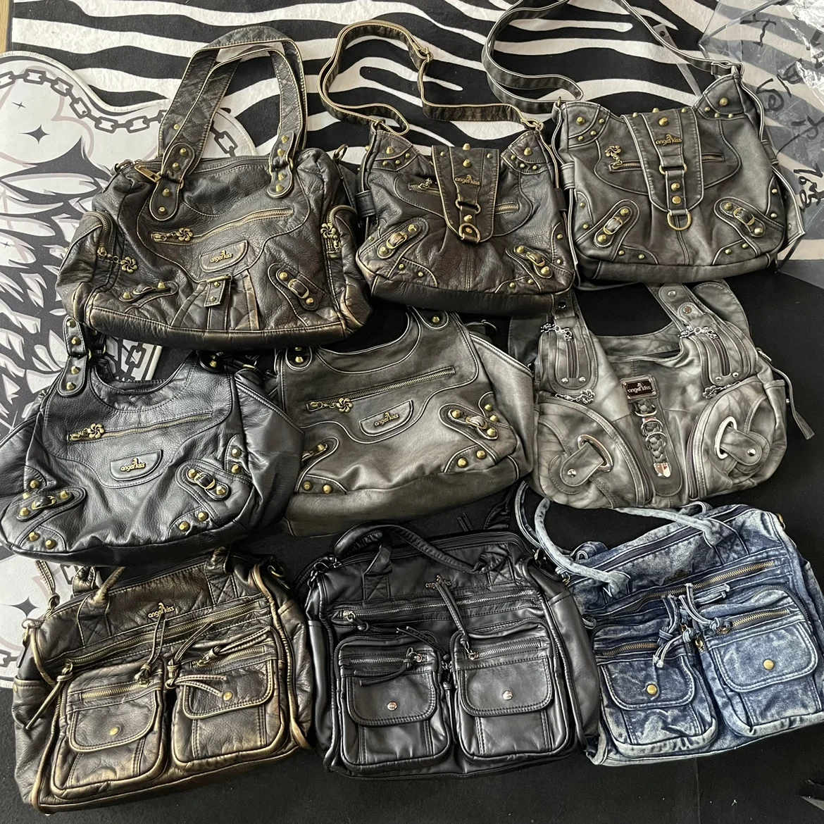 

Original Design Retro Made Old Rivet Motorcycle Bag New Underarm Shoulder Crossbody Bags for Women Hot Selling