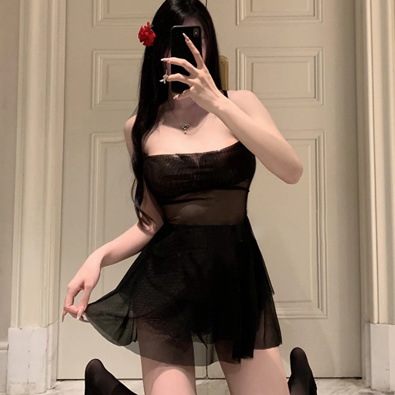 ملابس داخلية من الدانتيل الشبكي النقي، بيجامة خلفية جميلة، فستان نوم شفاف