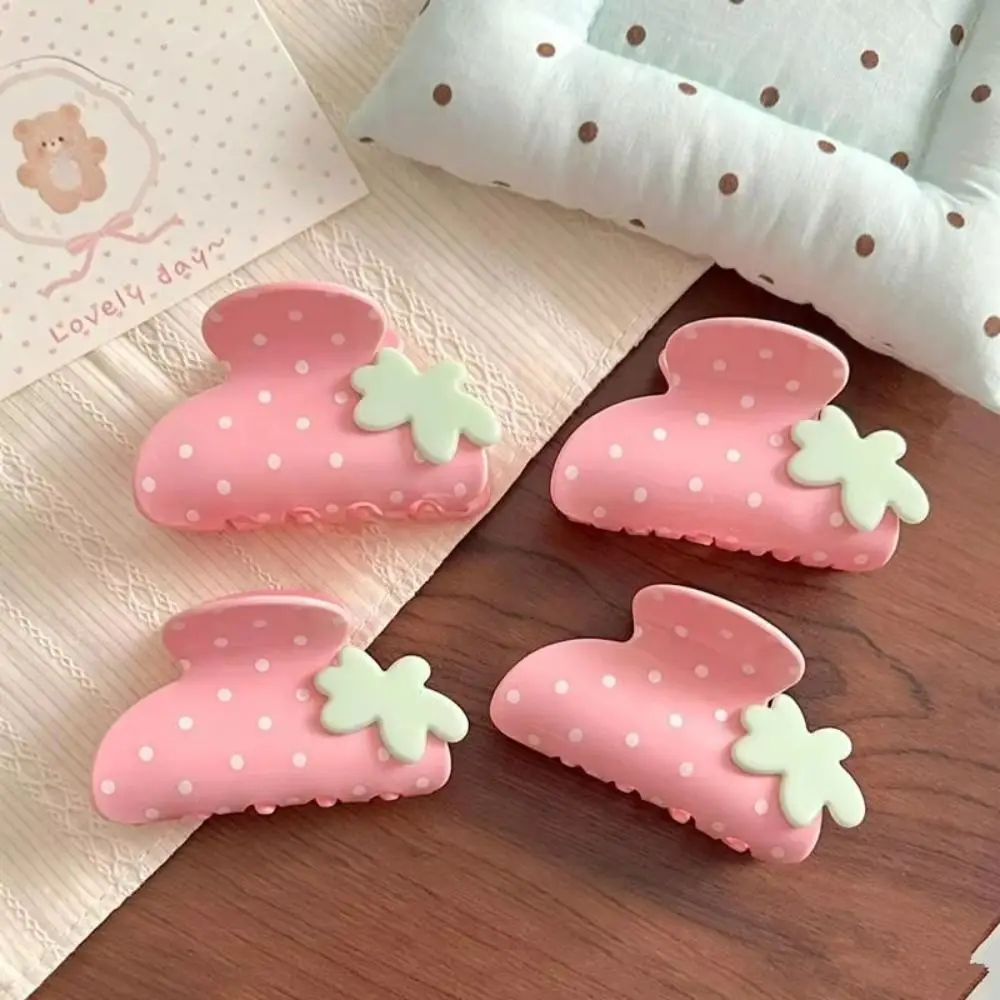 Fashion Pink Strawberry Hair Claw Clip Strawberry Shape Polka Dot Hair Clamp Non-slip Women Hair Styling Hairpin Daily Wear