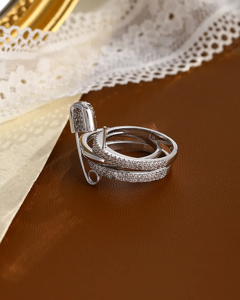

Women's Exaggerated Minimalist Ring, Unique Niche Design, Luxury & High-end Feel, Micro-set Zircon, Creative Safety Pin Style