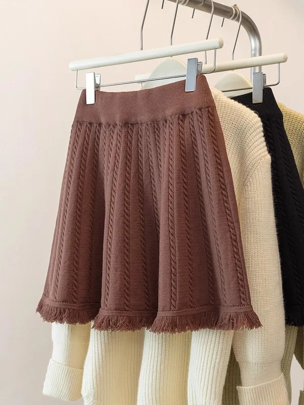 

Korean Sle Knitted A-Line Skirt for Women with Tassel Design Hip Concealing High Waist Casual Wear Umbrella Skirt