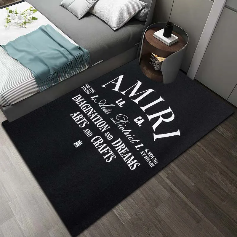 2025 جديد A-Amiri شعار مطبوعة سجادة كبيرة غرفة المعيشة المنزلي غرفة نوم الديكور اليوغا حصيرة المضادة للانزلاق موضة الممر السجاد هدية