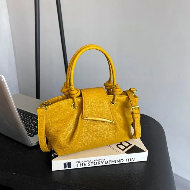 

Elegant Women's Handbag Made Of Premium Leather Boasting Paris Style And High-End Lasting Commuter Design​