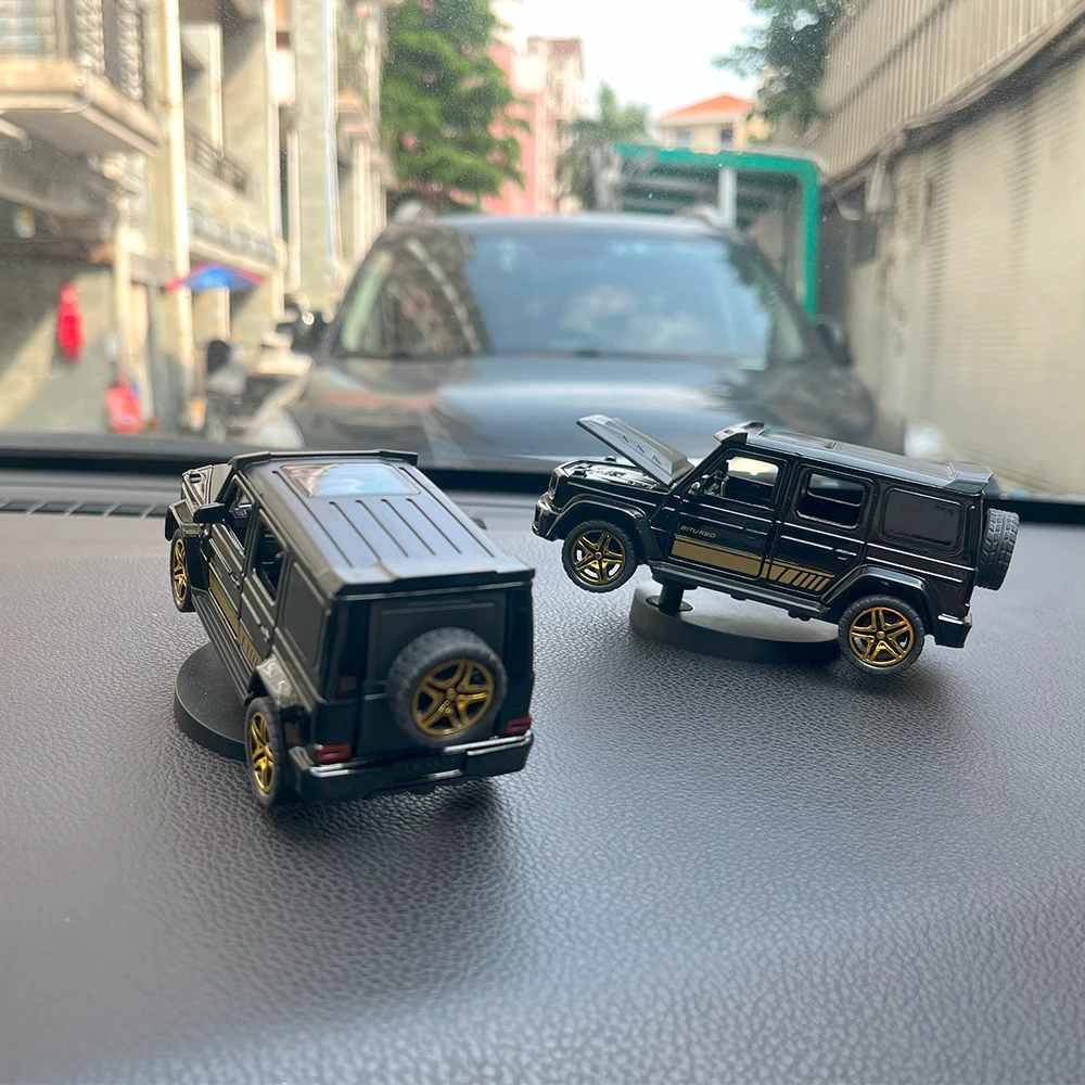 

Car Drift Rotating Ornaments Auto Dashboard Turning Racing Model Deco Car individuality Center Console Decoration For Benz