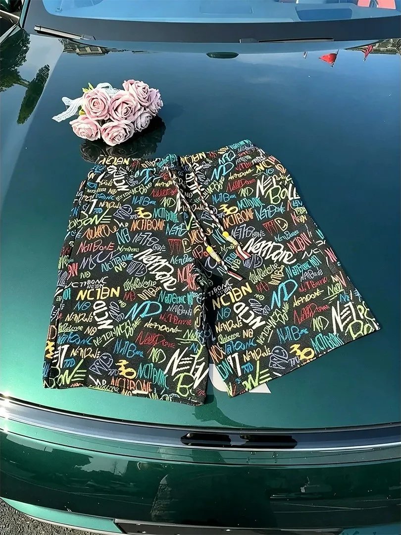 

Retro American Graffiti Print Knitted Shorts Men's Summer Letter Print Hip Hop Sports Beach Five-Quarter Length Pants