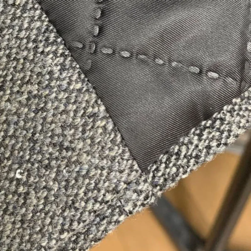 Fashionable Women's Woolen Coat 2025 Winter New Natural Collar Slim Shaping High-Quality Thickened Grey Women's Woolen Coat H676