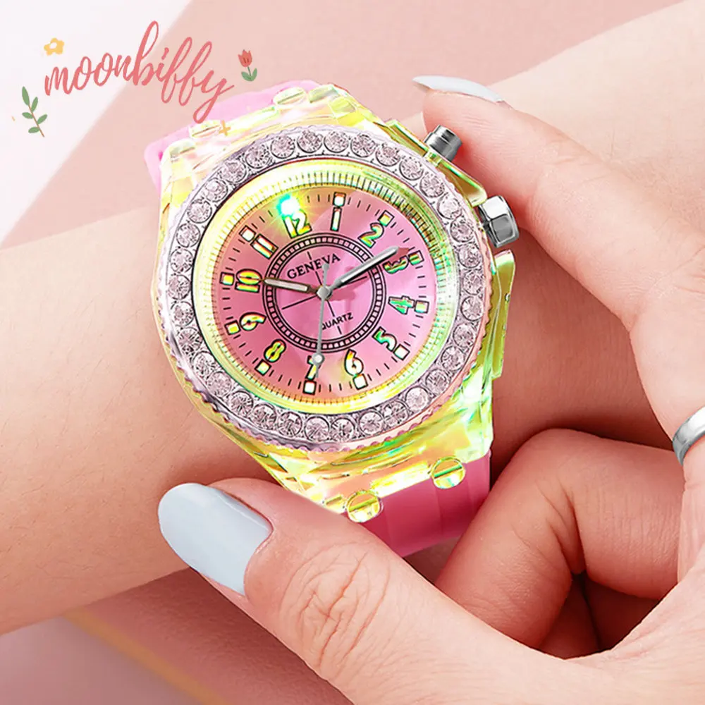 Geneva-reloj Led con luz nocturna para hombre y mujer, cronógrafo luminoso con pantalla brillante de diamante, Correa transparente de silicona, relojes de cuarzo Kawaii a la moda