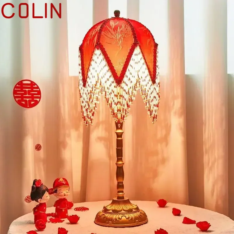 COLIN สีแดง WeddingTable โคมไฟอเมริกัน Retro ห้องนั่งเล่นห้องนอน Villa ภาษาฝรั่งเศสคํา Pastoral Creative Tassels โคมไฟตั้งโต๊ะ