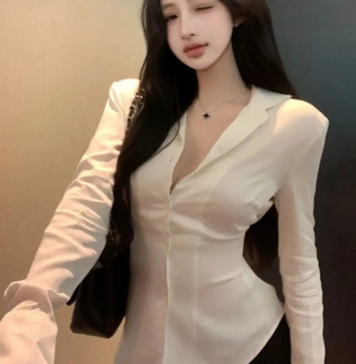 バックレスレース若々しいファッション黒長袖シャツ女性 V ネックパッチワークエレガントなベーシックブラウスレディオフィスカジュアル