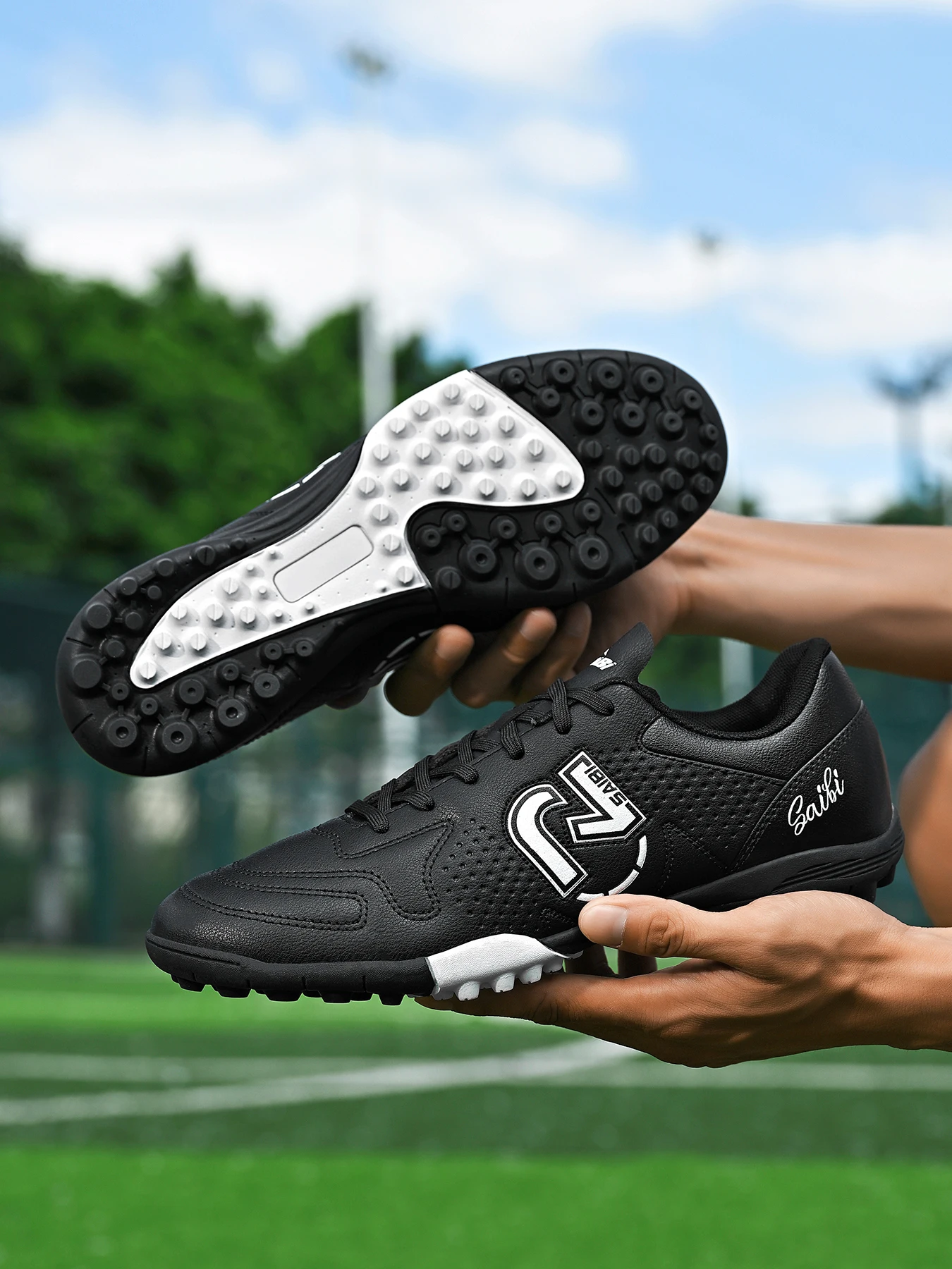 

Fashionable sports style professional men's football shoes TF broken nail outdoor sports shoes effectively protect ankles