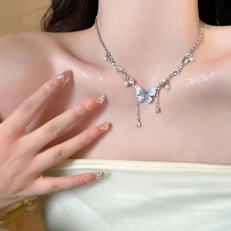 

New Luxury Blue Crystal Butterfly Pendant Necklace for Women Shiny Zircon Double Butterfly Temperament Choker Girl Party Jewelry