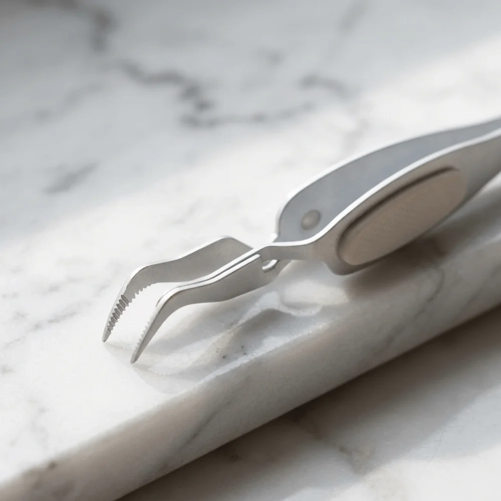 X-Shaped Reverse Tweezers Curved Tips Anti-Slip Handle Precision Clip Rust Resistant Durable Metal Anti-Slip Tweezers