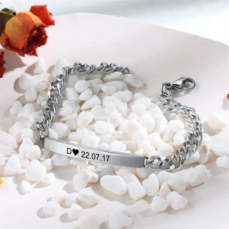 Bracelet de couple personnalisé en acier inoxydable, nom gravé personnalisé, date spéciale, amoureux, meilleurs amis, cadeau unique