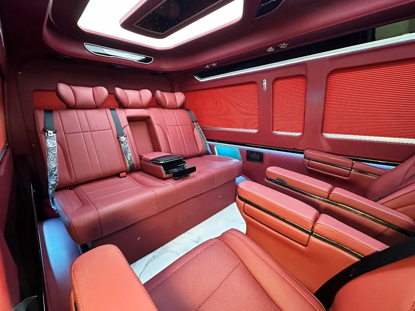Customized  Hiace Van  Accessories New VIP Interior Upgrade Solution with Car Partition and Seat