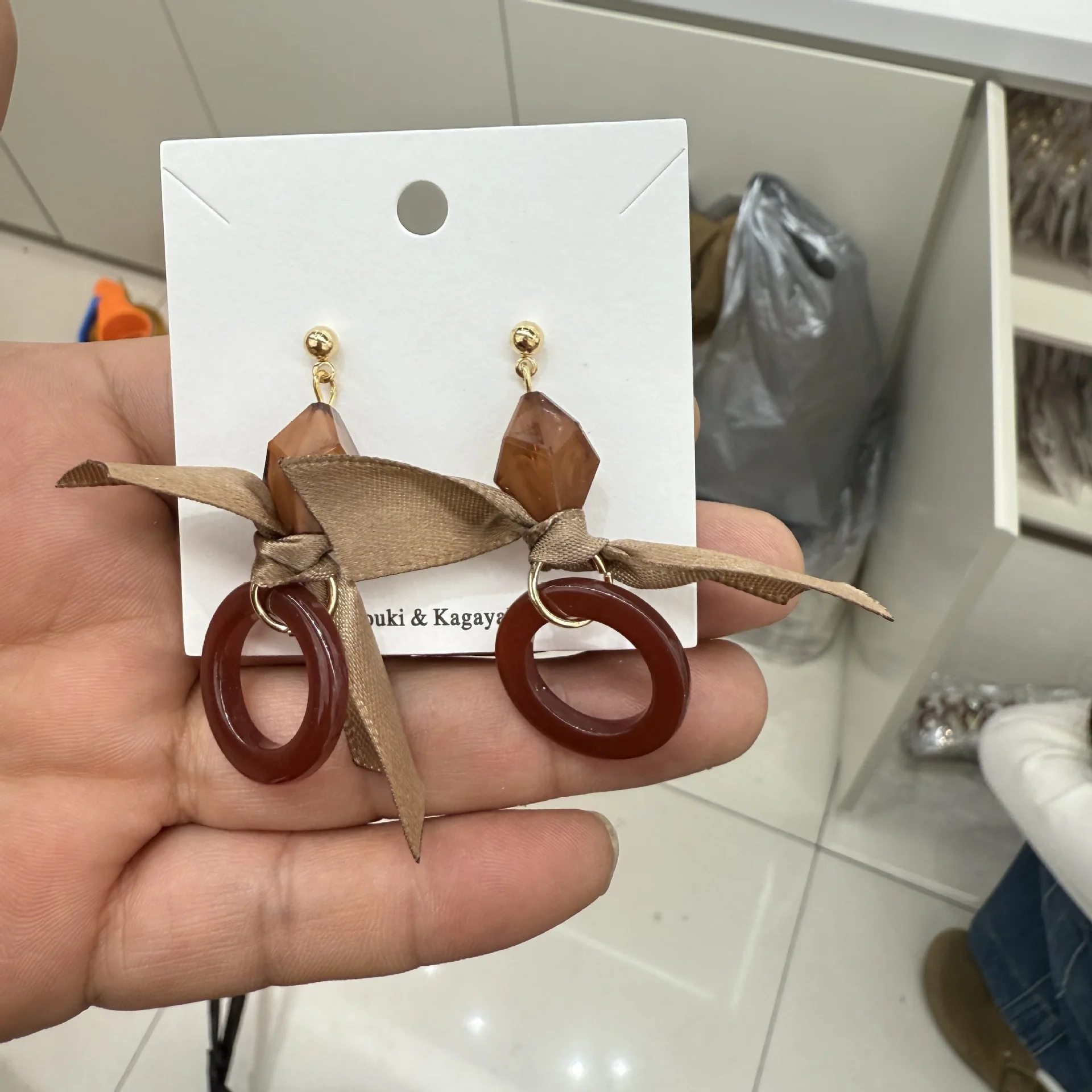 Autumn and winter temperament personalized acrylic flannel bow studs retro exaggerated earrings