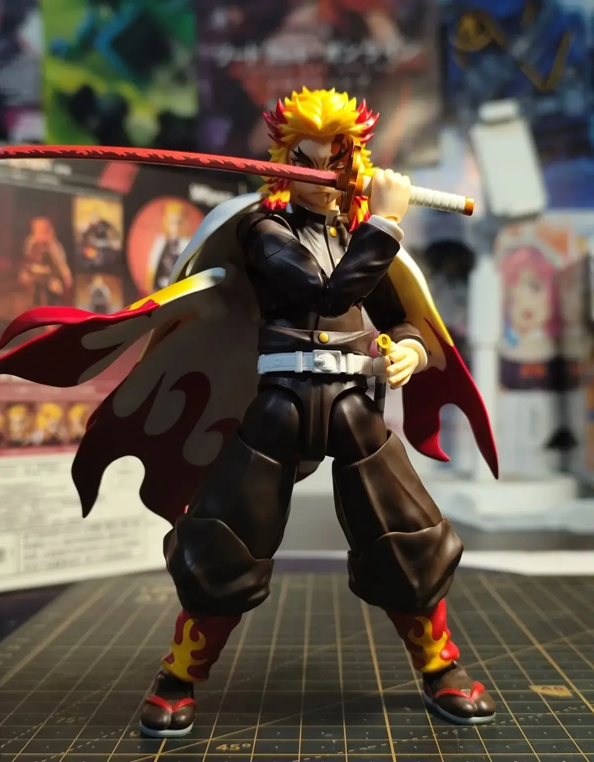 

【В наличии】BANDAI SHF Demon Slayer: Kimetsu No Yaiba Rengoku Kyoujurou Фигурка Модель игрушки