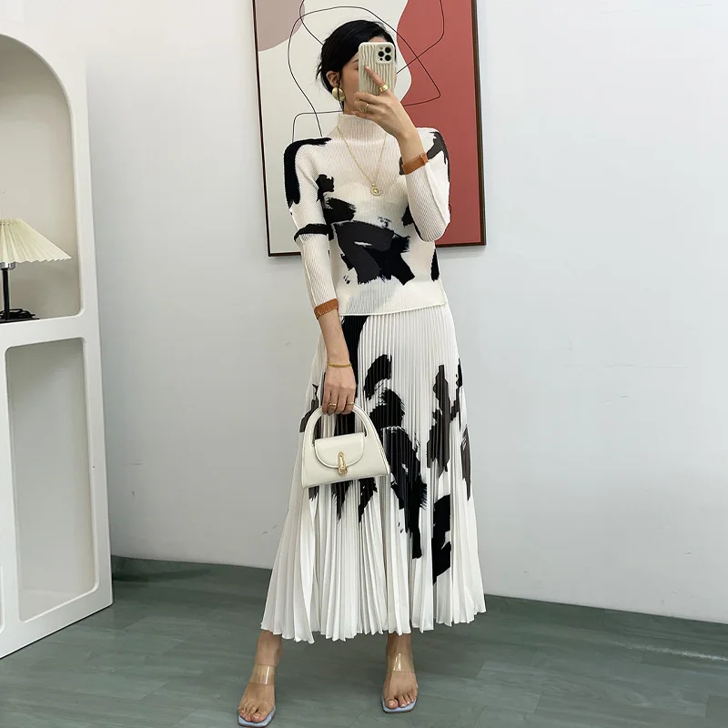 

Fashionable and Casual Two-piece Set High Neck T-shirt High-End Women's Clothing Long Pleated Skirt Set