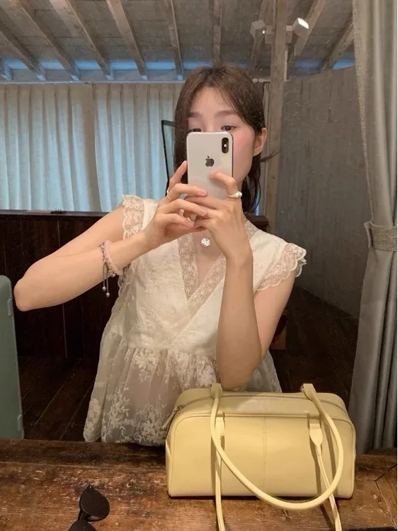 Korean Style Lace V-Neck Sleeveless Top Women's Summer New Arrival East Gate Atmosphere Feeling Lace Trim Splice Tank Top