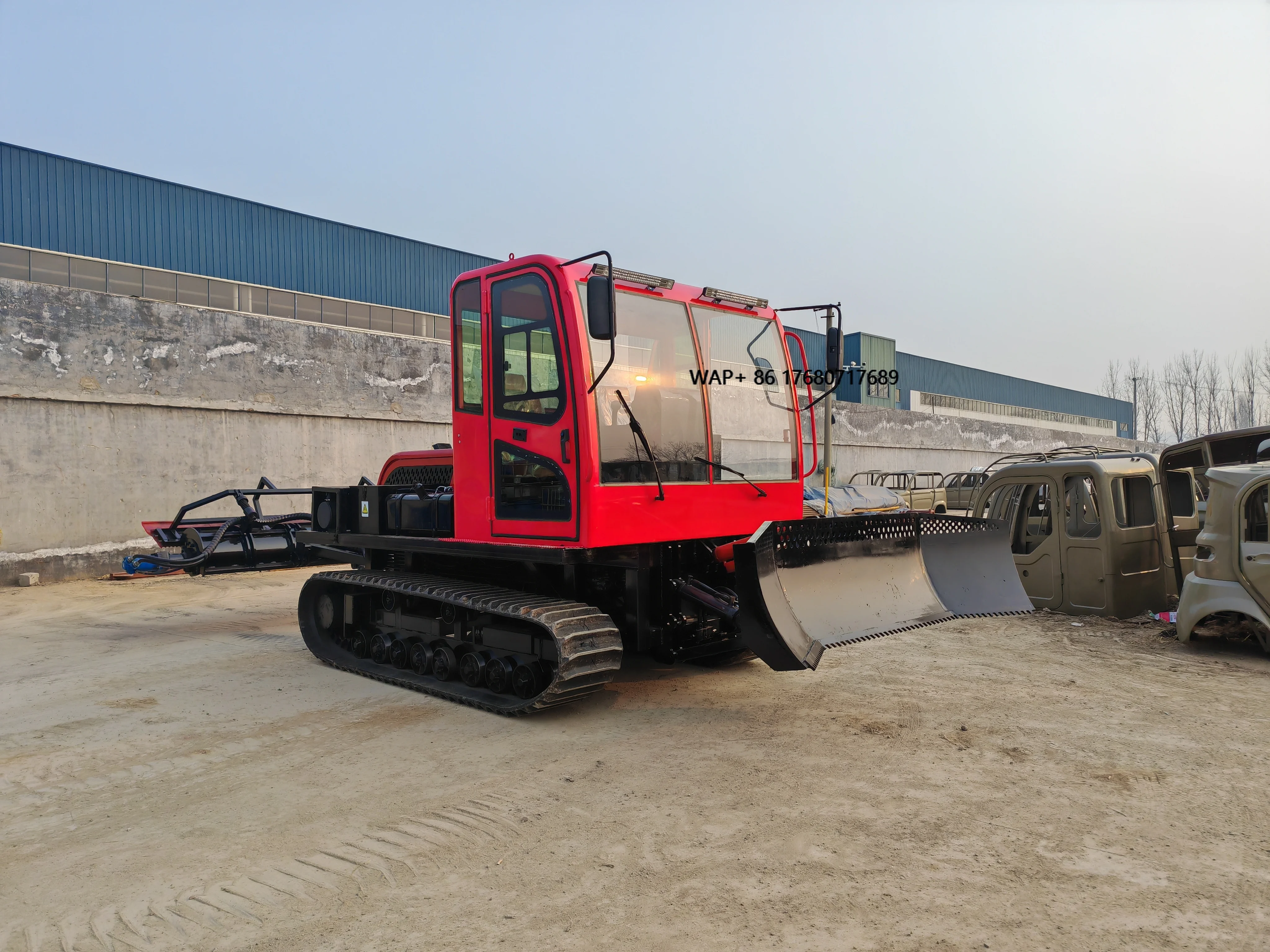 

Snow Groomer Ski Resort Sweeper All-Terrain Tracked Hydraulic Snowplow Multi-Functional Vehicle-Mounted Engine-Powered 1 Year