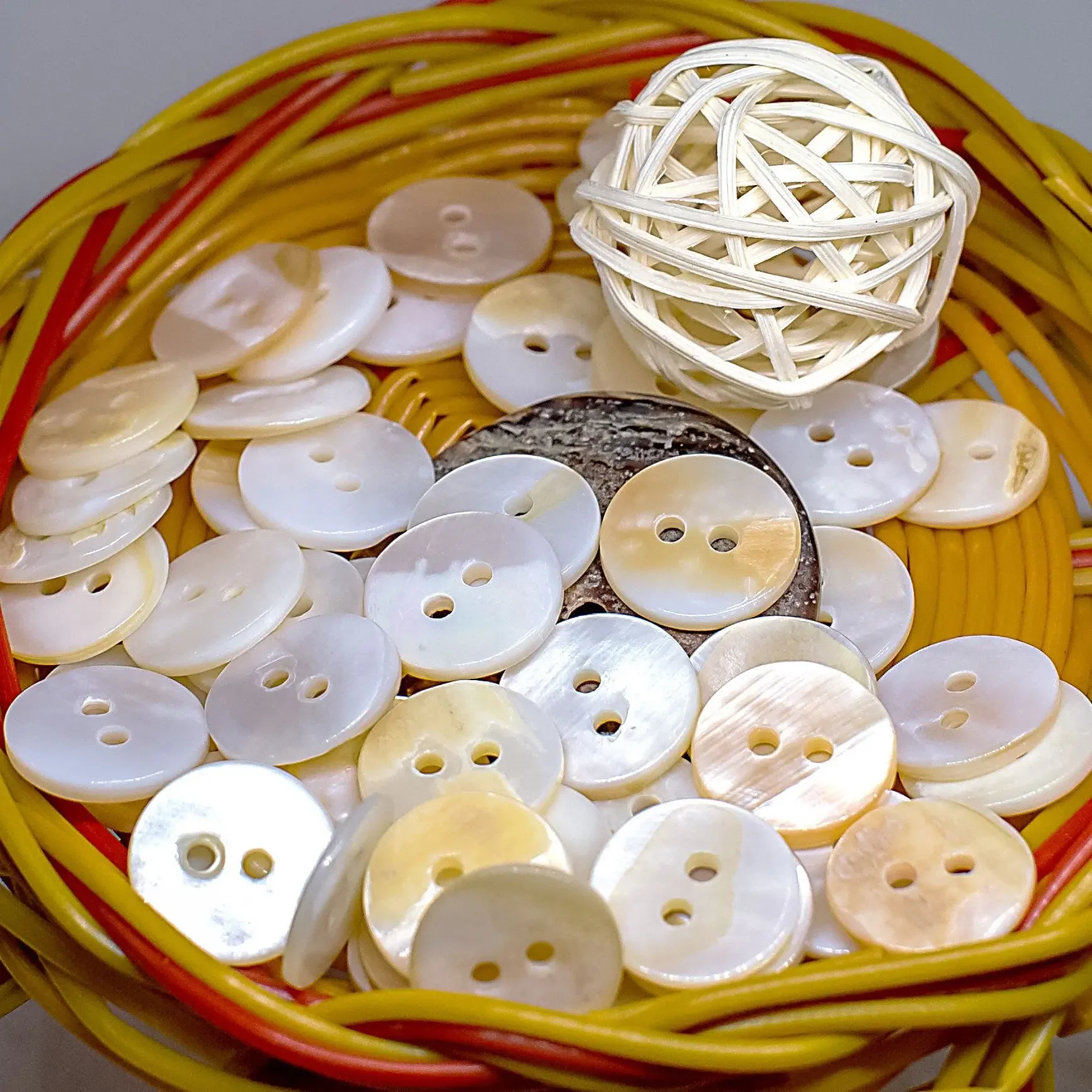 10PC Natural Freshwater White Mother of Pearl Round 2-holes Flatback Buttons Sewing Supplies Crafts DIY Scrapbooking Accessory