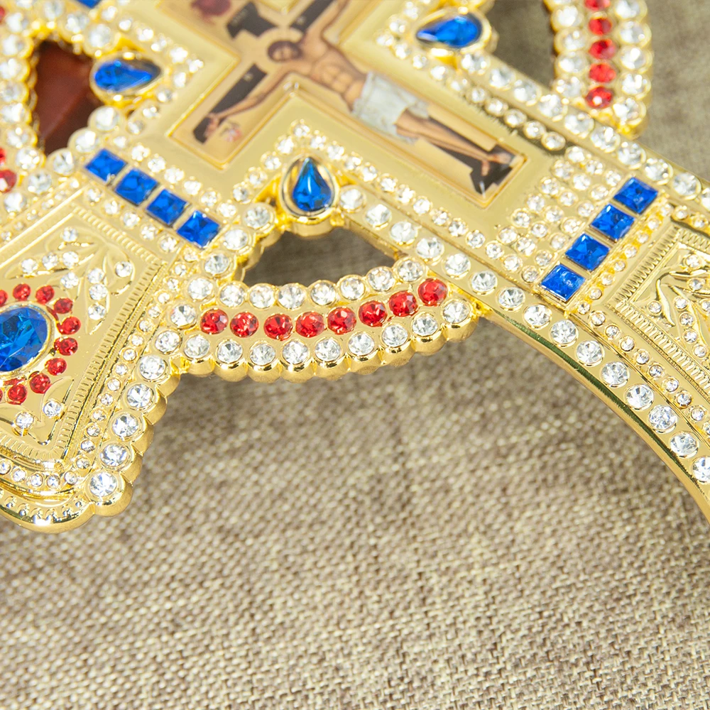 جديد 2026 الكنيسة المسيحية المعالجةية الصليب الذهب والفضة مطلي مع كريستال مزخرف حفل ديني رمز هدية فكرة صندوق هدية