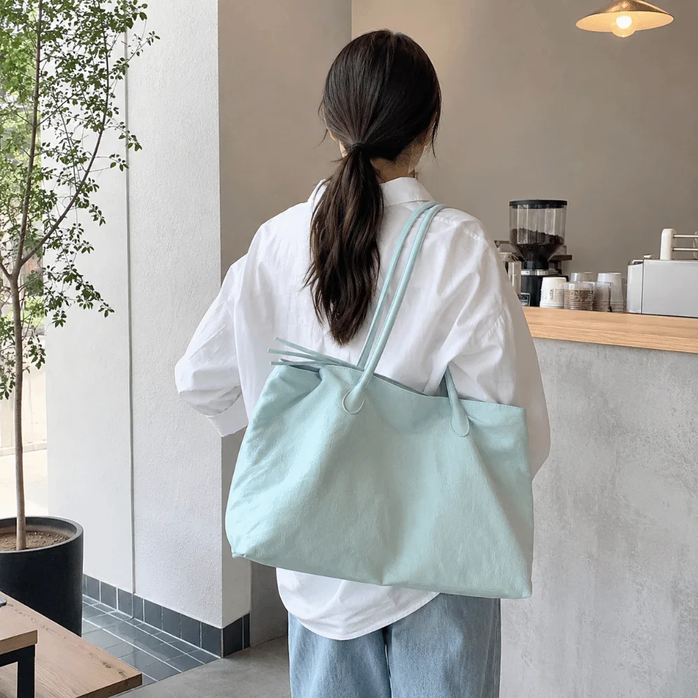 Durable Multi-Compartment Tote Bag Large Capacity Simple Nylon Shoulder Bag Korean Style Solid Color Versatile Handheld Bag