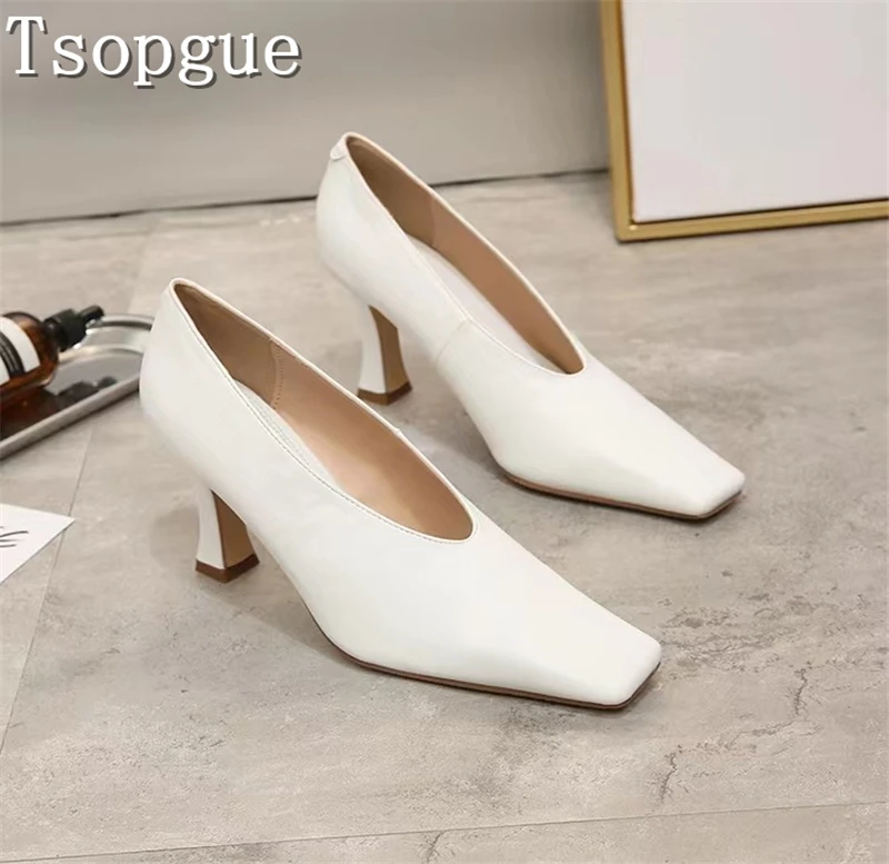 

Дизайнерские туфли на высоком квадратном каблуке с V-образным вырезом, женские, весенняя новинка, модные, винно-красные, белые, черные, кожаные, на толстом каблуке, без застежек