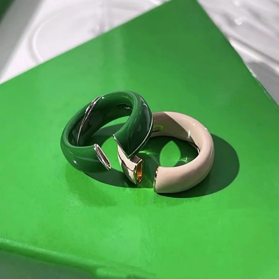 

DUTRIEUX Green Color Personality Enamel Ladies Jewelry Ring Temperament Vintage French Court style Hand Jewellery Accessory