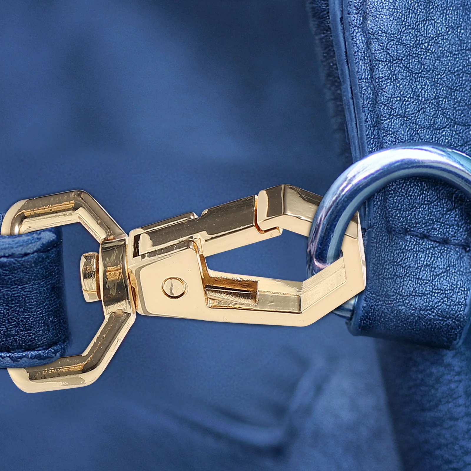 

Buckle Hook and Clasp Accessories Key Ring with Chain The Keychain Golden Alloy