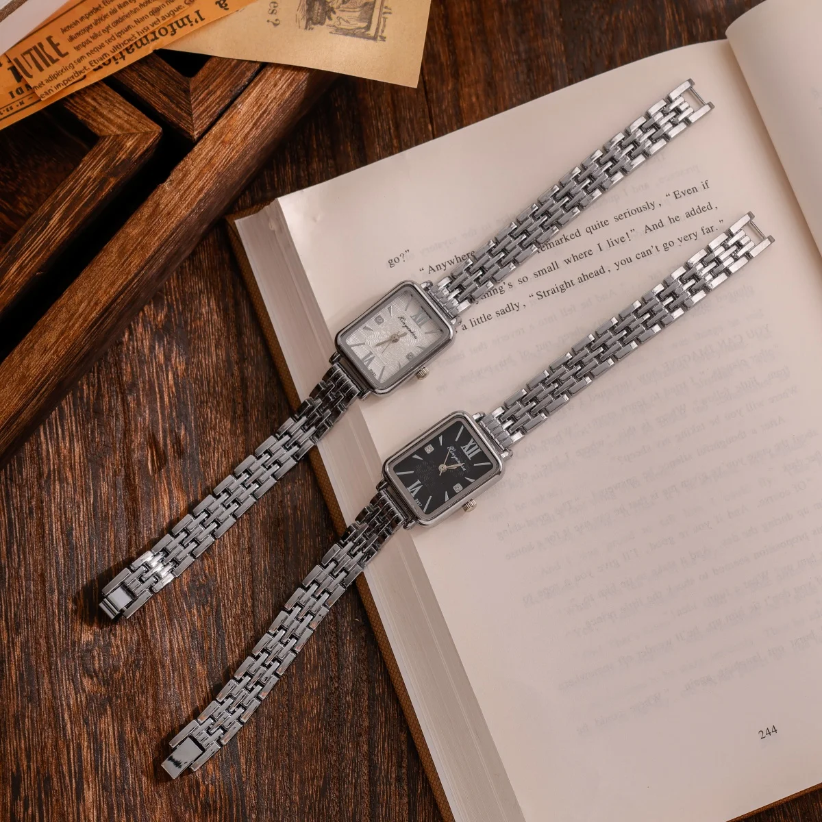 Orologio da donna classico con cinturino quadrato, quadrante con numeri romani, movimento al quarzo, elegante cinturino in argento, accessori moda da indossare ogni giorno