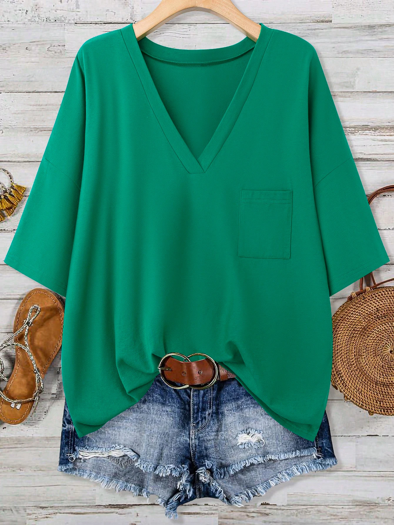 

Plus Size Women's V Neck T-Shirt Half Sleeve Pocket Front Twist Hem Casual Loose Fit Top