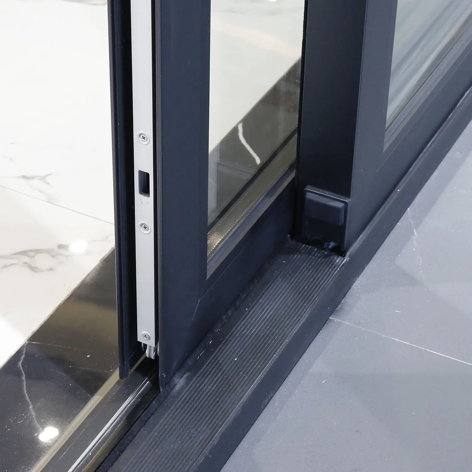 Sixinalu 2.5mm Thermal Break Aluminum Profile Alloy Steel Frame Double-glazed Glass Modern Style Custom-made Size Sliding Door