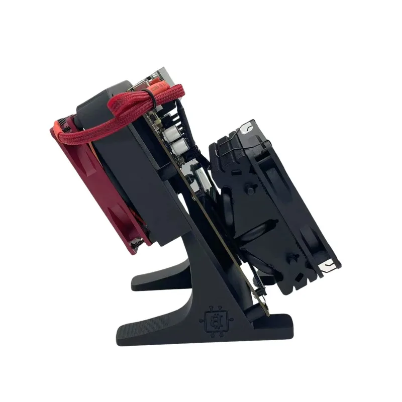 2025 Nerdaxe NerdQaxe ++ 4.8TH/s BTC Miner 4×BM1370 ASIC جهاز تعدين بيتكوين مفتوح المصدر مع PSU | طبعة المروحة باللون العنابي #2