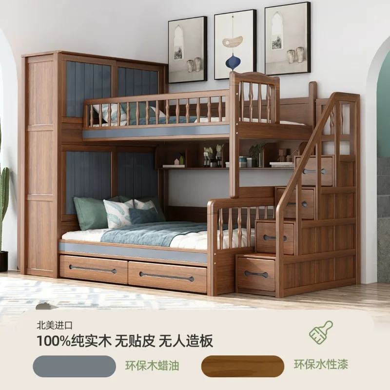 Łóżka piętrowe dziecięce z litego drewna, górne i dolne.