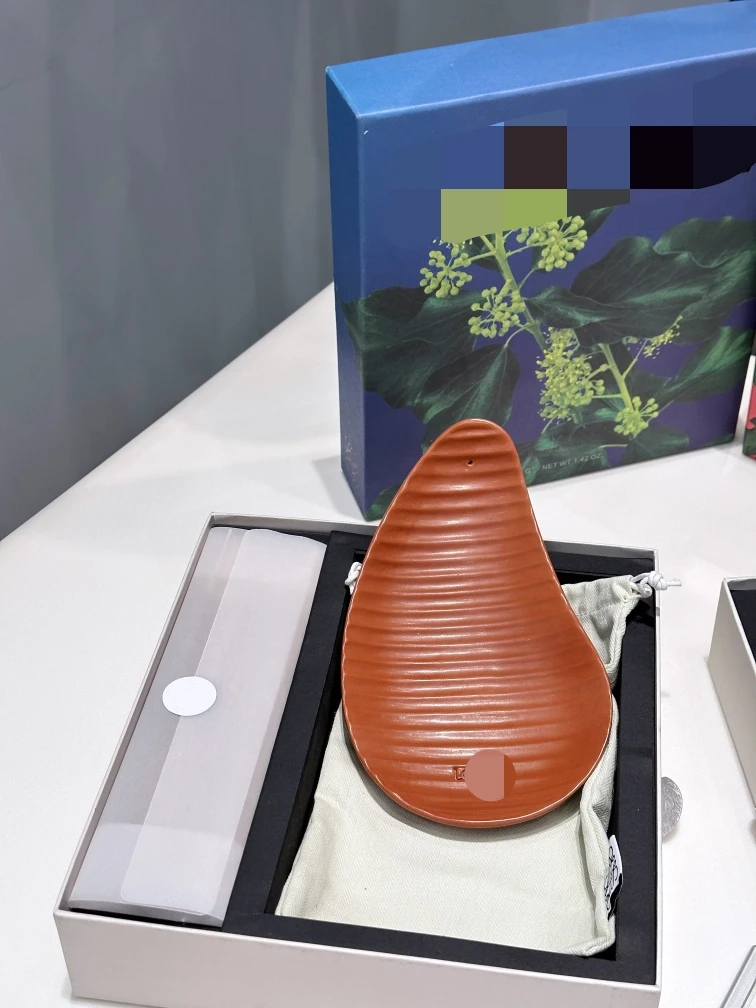 

Aromatic Incense (Tomato Leaf) - Aids Yoga & Meditation, Zen Calming, Ivy Glazed Base, Warm Atmosphere