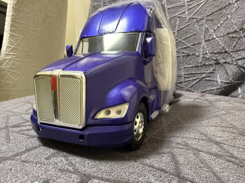 

Small Chantity In Stock 1/32 Nev Arrival Special Price Die-cast Metal American Truck Head Model Furniture Display Collection