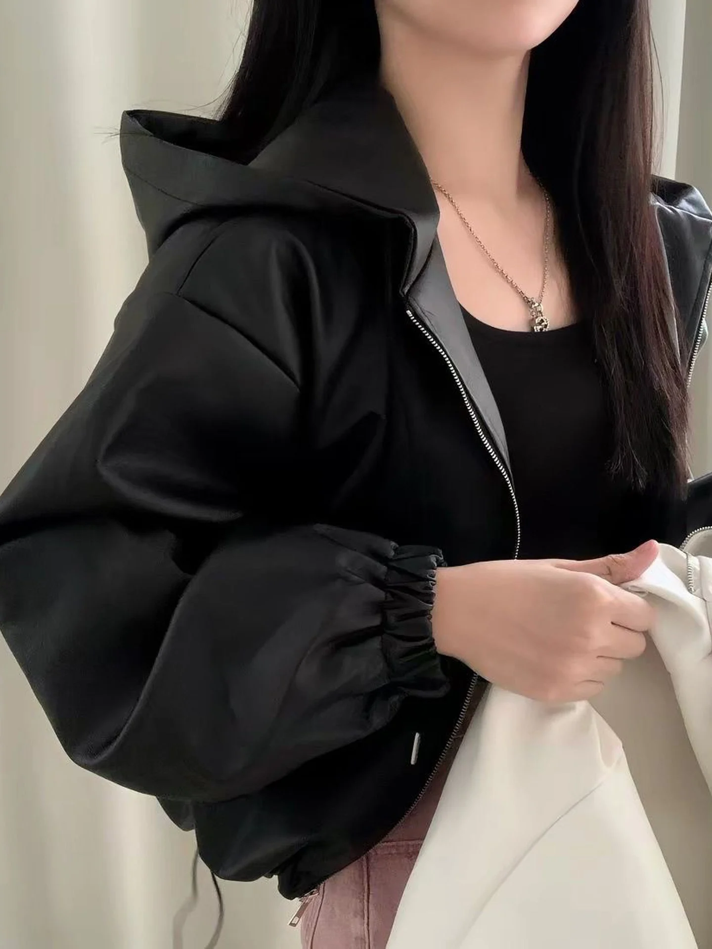 Retro Hooded Short Leather Jacket Women's Autumn High-End Loose Slimming Versatile Top Quality Fabric Zipper Design Straight Hem