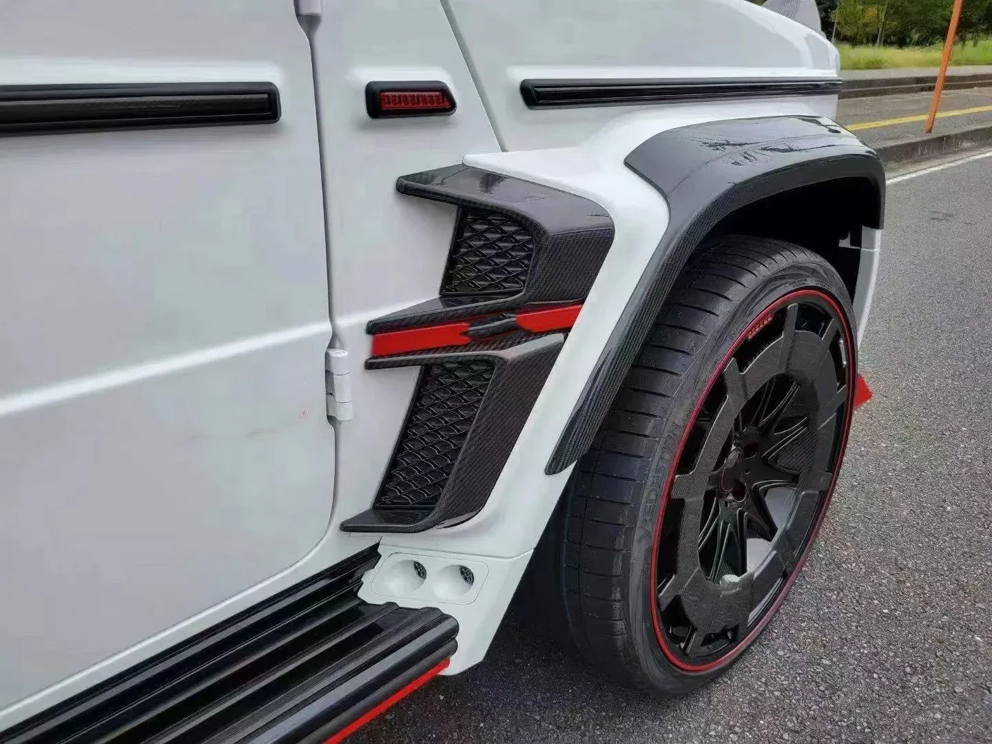 شفة المصد الأمامي من ألياف الكربون شفة خلفية لسيارة Mercedes Benz G Class W464 تتغير إلى Rocket G900 من ألياف الكربون