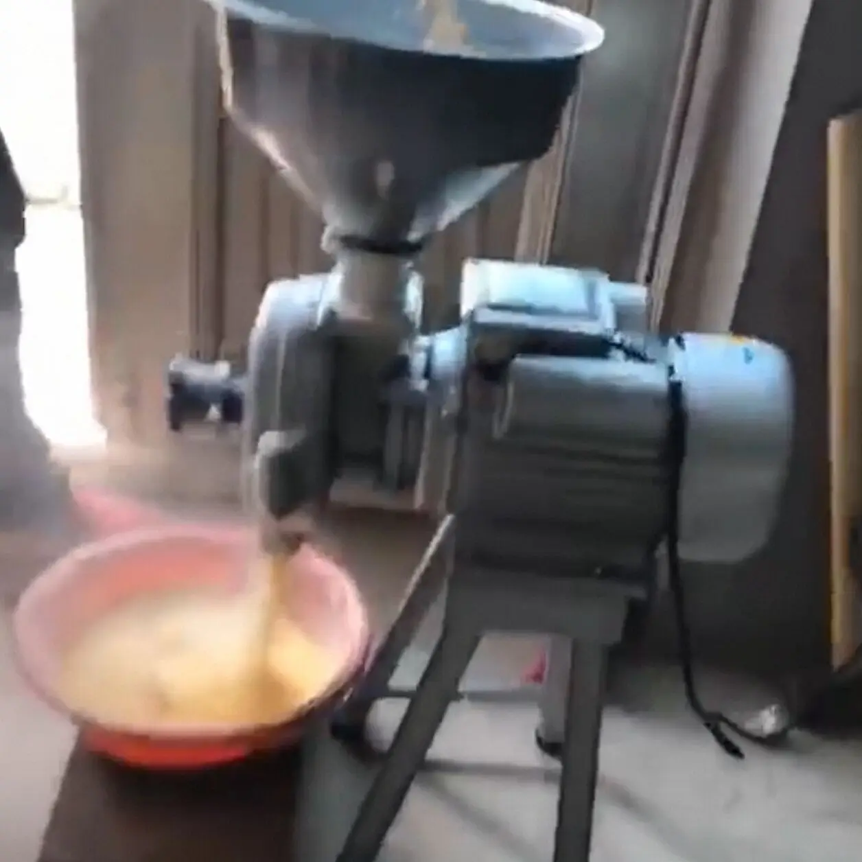 

Commercial Grain Soybean Milk Machine Wet Pulp Mill Maker Peanut Butter Corn Grinding Machine 2200W