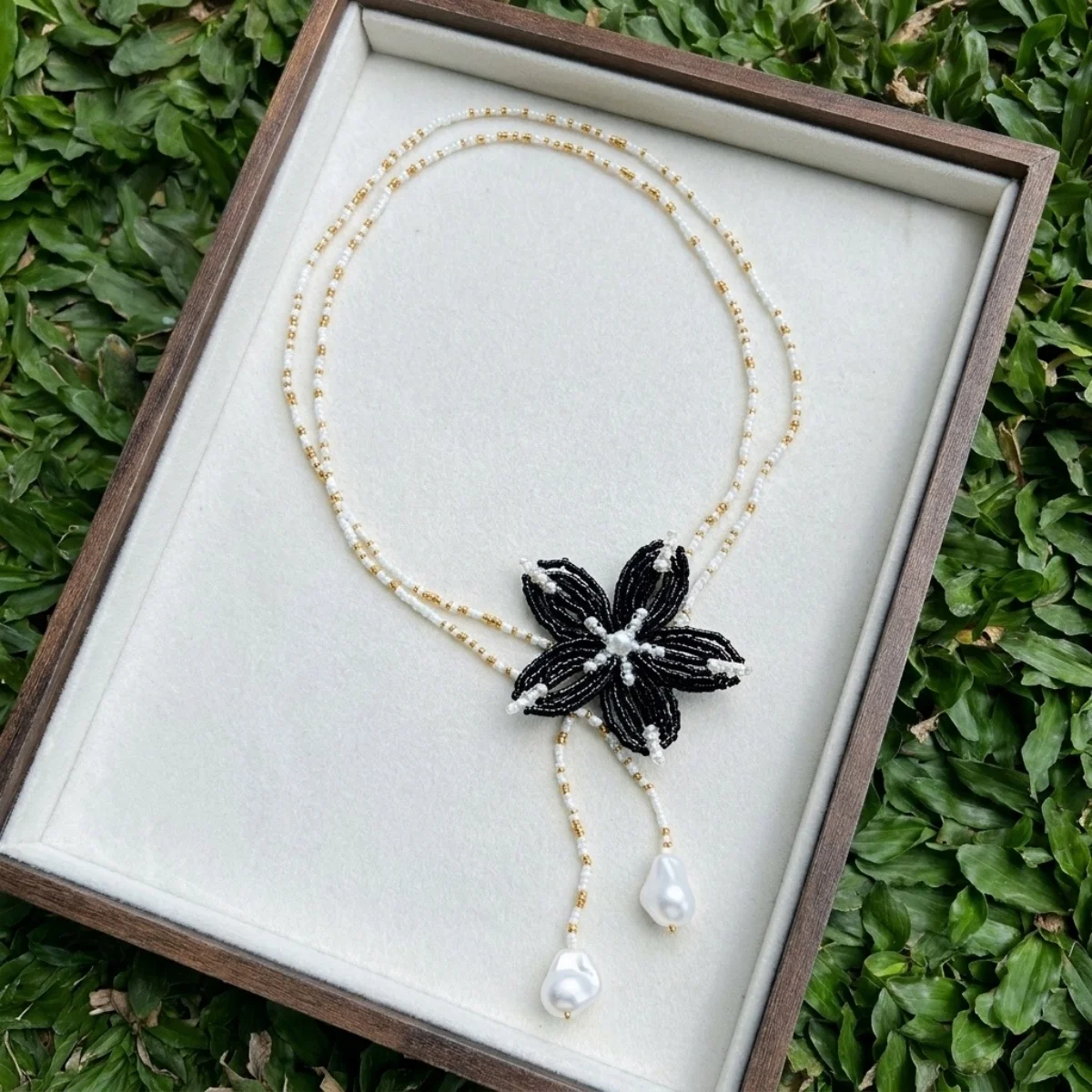 Böhmische handgefertigte Halskette mit gewebten Reisperlen und Blumenmuster für Damen, barocke Kunstperlen-Quastenkette, lange Pulloverkette, Schmuckstück – Detail 35
